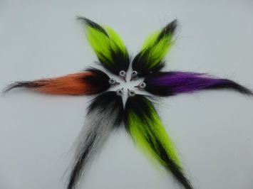 Size 6/0 A&M Pike Streamer Fluo Green/Black Flash