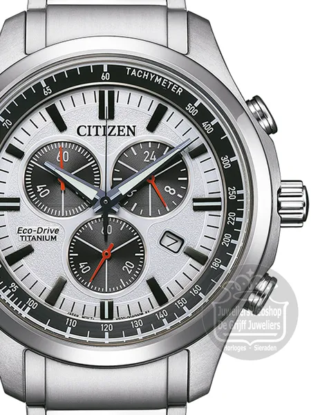 chronograaf wijzerplaat Citizen titanium AT2530-85A horloge witte