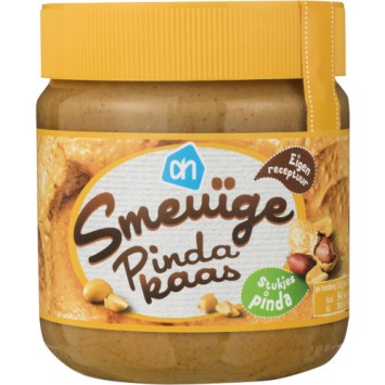 Smeuïge pindakaas met stukjes pinda