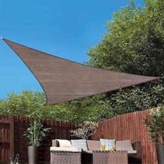 Zonnedoek 3x4x5 340gr/m²  90º taupe Sfeerfoto
