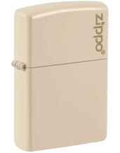 Zippo Flat Sand with Zippo logo zijkant  Zippo Flat Sand with Zippo logo zijkant