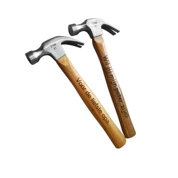 Klauwhamer met speciale boodschap