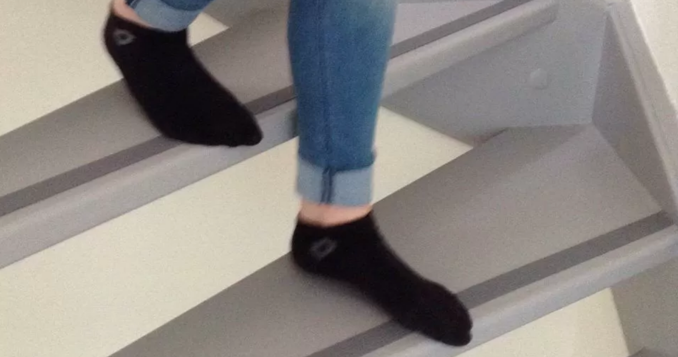 Gladde trap in je huurhuis? Zo maak je je trap veilig met antislip tape