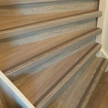 antislip tape in bruin met plaklaag