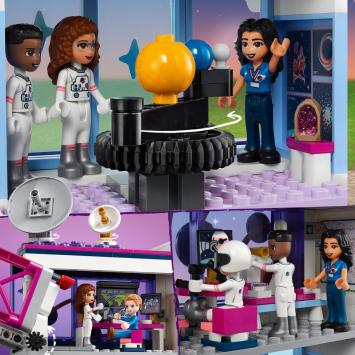 LEGO Friends Olivia’s ruimte-opleiding - 41713