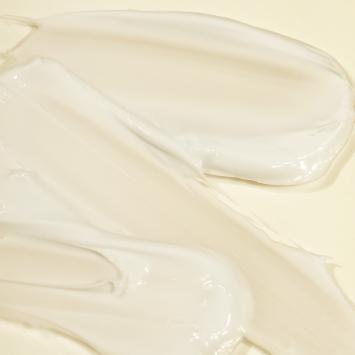 MÁDARAVitamin C Illuminating Recovery Cream 50ml