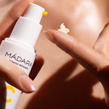 MÁDARAVitamin C Illuminating Recovery Cream 50ml