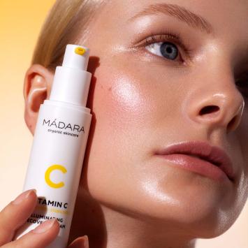 MÁDARAVitamin C Illuminating Recovery Cream 50ml