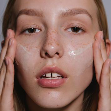 MÁDARA ACNE Hydra-Derm Balancing Fluid 40ml