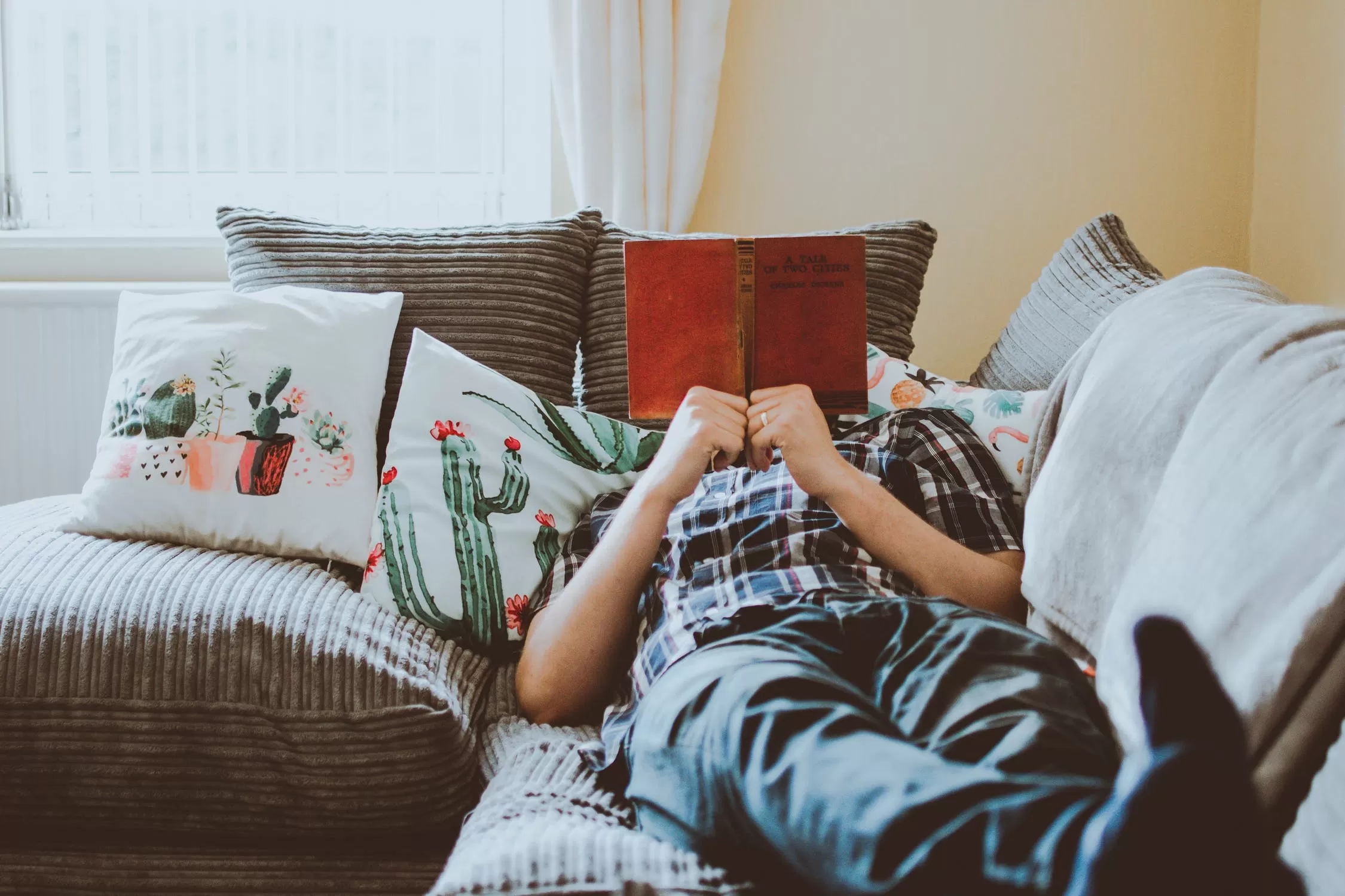 5 relaxing herbs to smoke or vape | Avalon Magic Plants