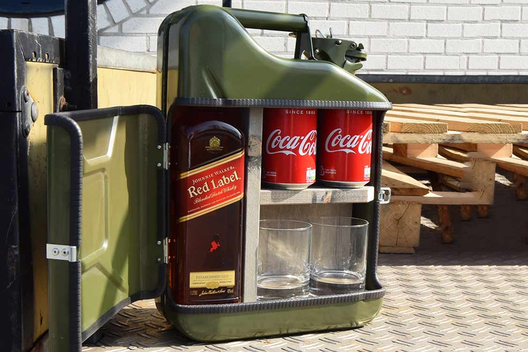Het ideale mannencadeau: een luxe Jerrycan Giftset! jerrycan bar giftset