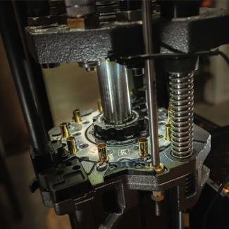 X-10 Progressive met Case Feeder - Frankford Arsenal 