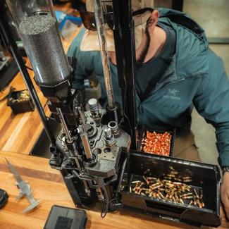 X-10 Progressive met Case Feeder - Frankford Arsenal 