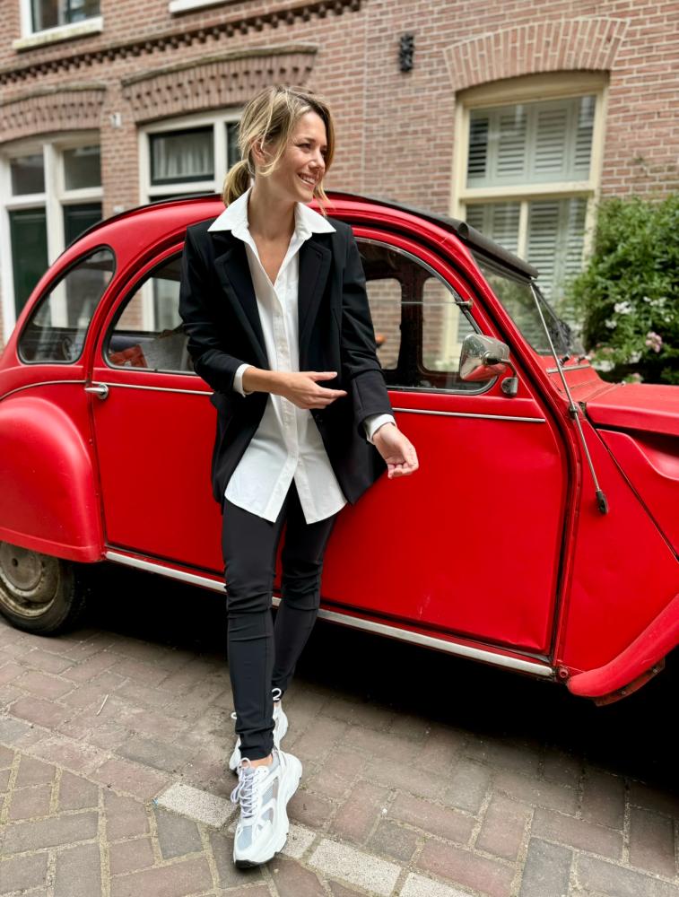 D'etoiles Casiopé zwarte legging is gemaakt van hoogwaardige bonded travel jersey, biedt deze legging zowel stijl als comfort