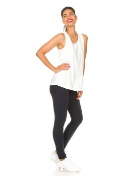 SIBERA in nuit is een nachtblauwe skinny fit legging, aansluitend en comfortabel in het dragen, gemaakt van travel jersey.