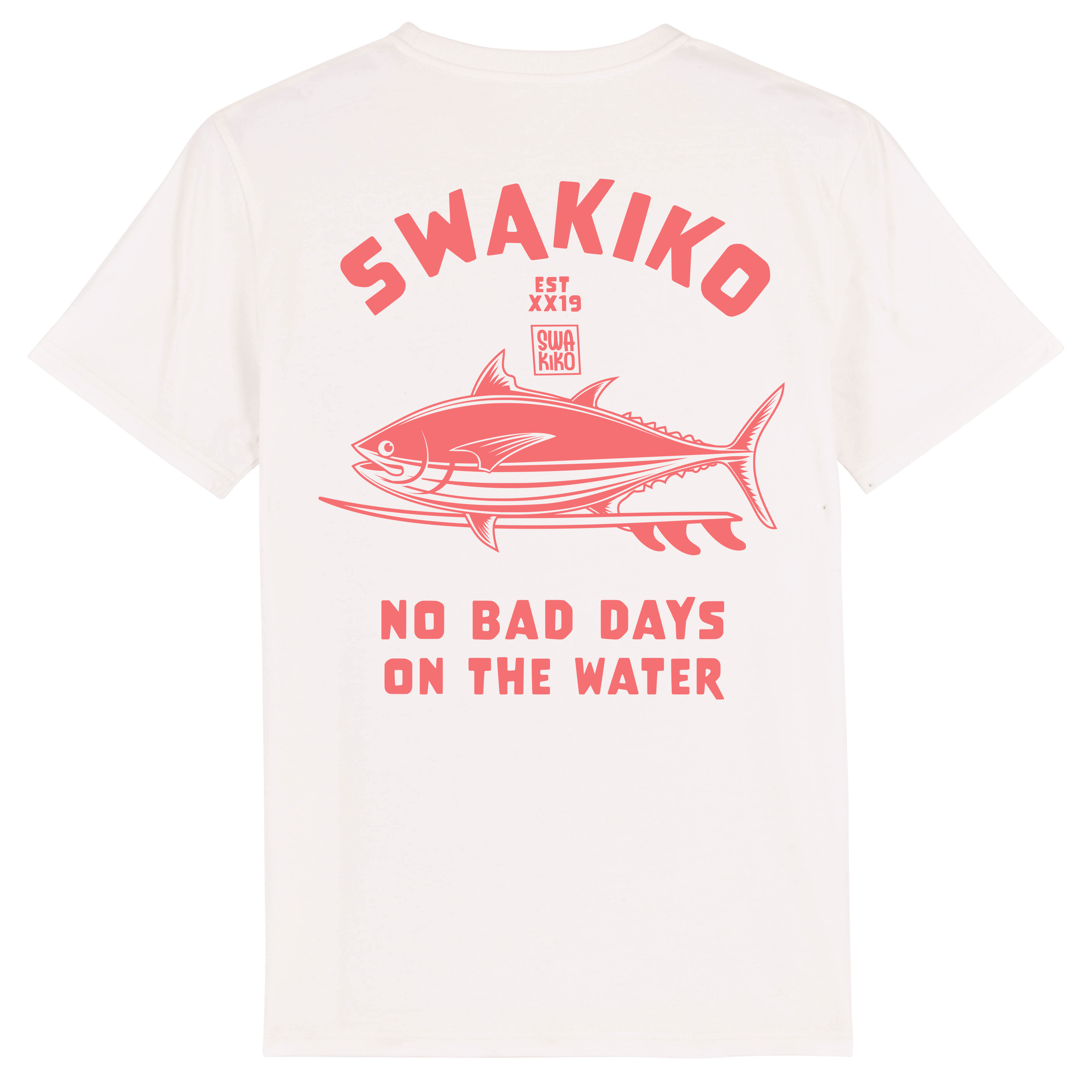 Wit T-shirt met een origineel roodkleurig design van een tonijn op een surfboard en de tekst: \'No bad days on the Water\'