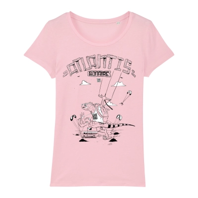 Roze dames Bonaire T-shirt met een leguaan die op Atlantis kite beach loopt met een kite in zijn hand