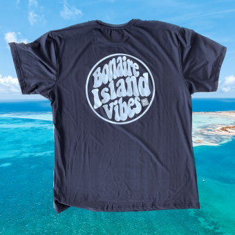 Zwart lycra zwemshirt met witte \'Bonaire Island Vibes\' print.