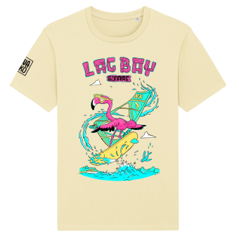 Geel T-shirt met freestyle surfende flamingo op Lac Bay Bonaire