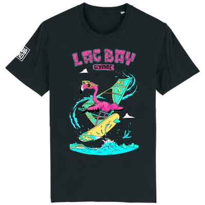 Zwart T-shirt met freestyle surfende flamingo op Lac Bay Bonaire