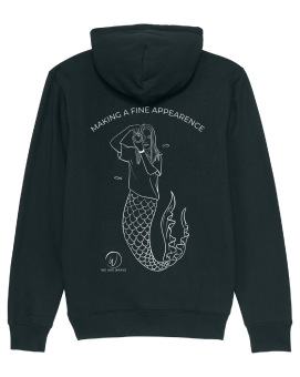 Zwarte hoodie met een artwork van een fotograferende zeemeermin, voor mediabedrijf 'We are Brave''