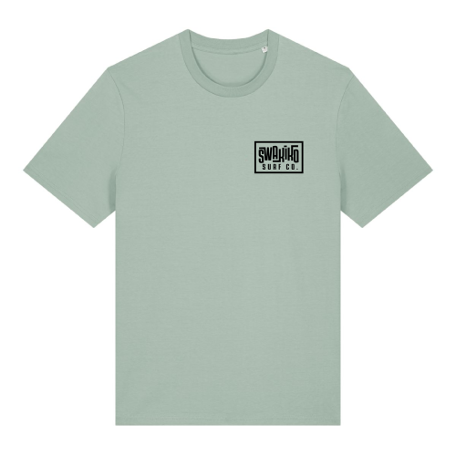 Voorkant van een aloë groen surf T-shirt met SWAKiKO borst logo