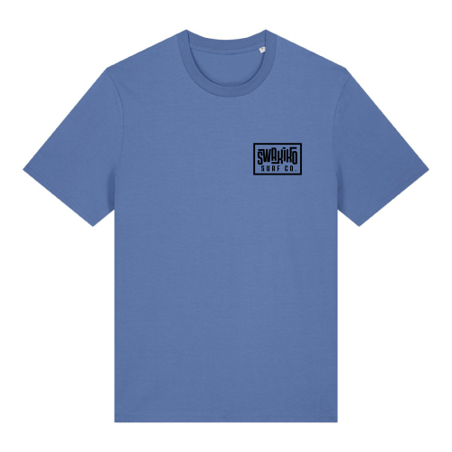 Voorkant van een blauw surf T-shirt met SWAKiKO borst logo
