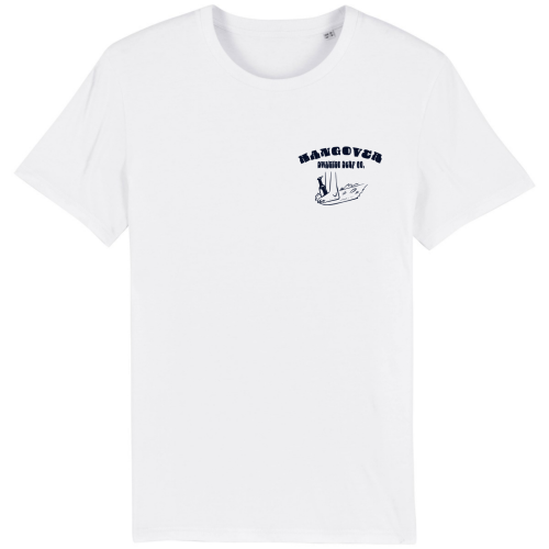 Wit T-shirt met Swakiko logo van voeten en een fles drank op een surfboard