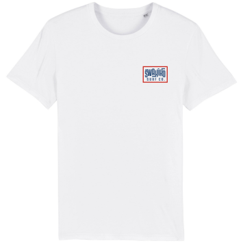 Voorkant van een wit T-shirt met SWAKiKO logo op de borst