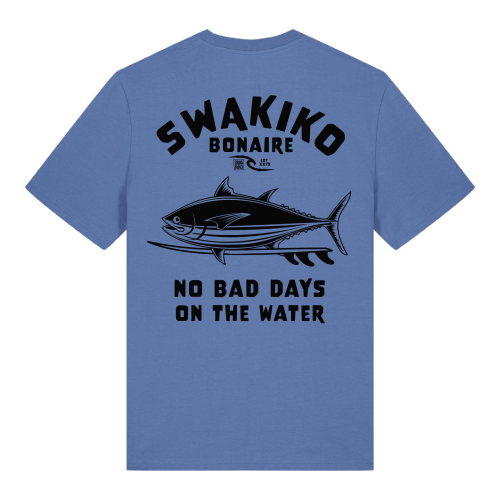 Blauw Bonaire T-shirt met tonijn op een surfboard en de tekst: No bad days on the water!