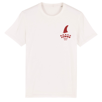 Voorkant van het witte Taco Surfboard T-shirt met Swakiko borstlogo en een fin