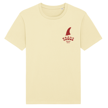 Voorkant van het gele Taco Surfboard T-shirt met Swakiko borstlogo en een fin