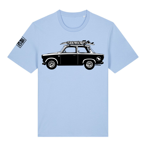 Licht blauw heren t-shirt met een trabant met surfboard op het dak