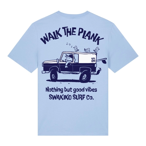 Blauw T-shirt met een chille surfer in zijn jeep met surfboards en vogeltjes op het dak en de tekst: Walk the plank, Nothing