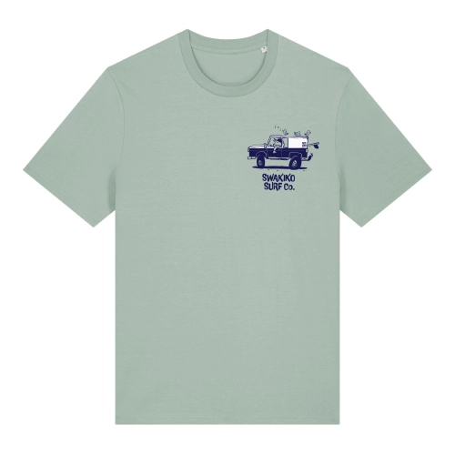 Aloë groen T-shirt met een Swakiko borstlogo van een jeep met surfboards