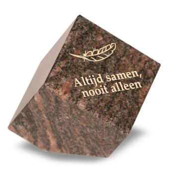 Gedenksteen: Altijd samen, nooit alleen.