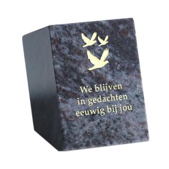 Gedenksteen: We blijven in gedachte eeuwig bij jou