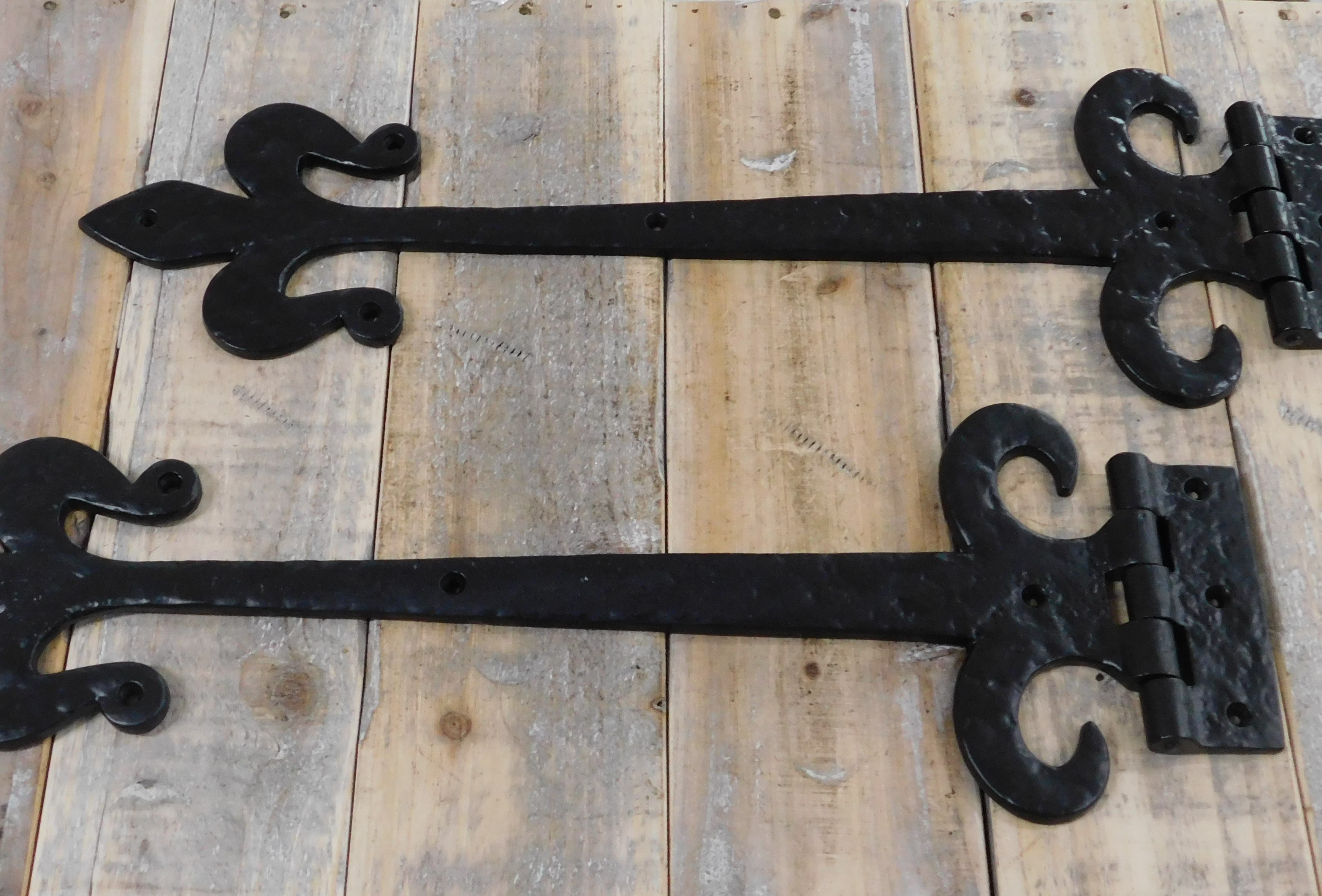 Set van 2 klassieke vleugel-band scharnieren middeleeuwse deurbeslag antiek, kastdeur schanier, raamluikscharnier.