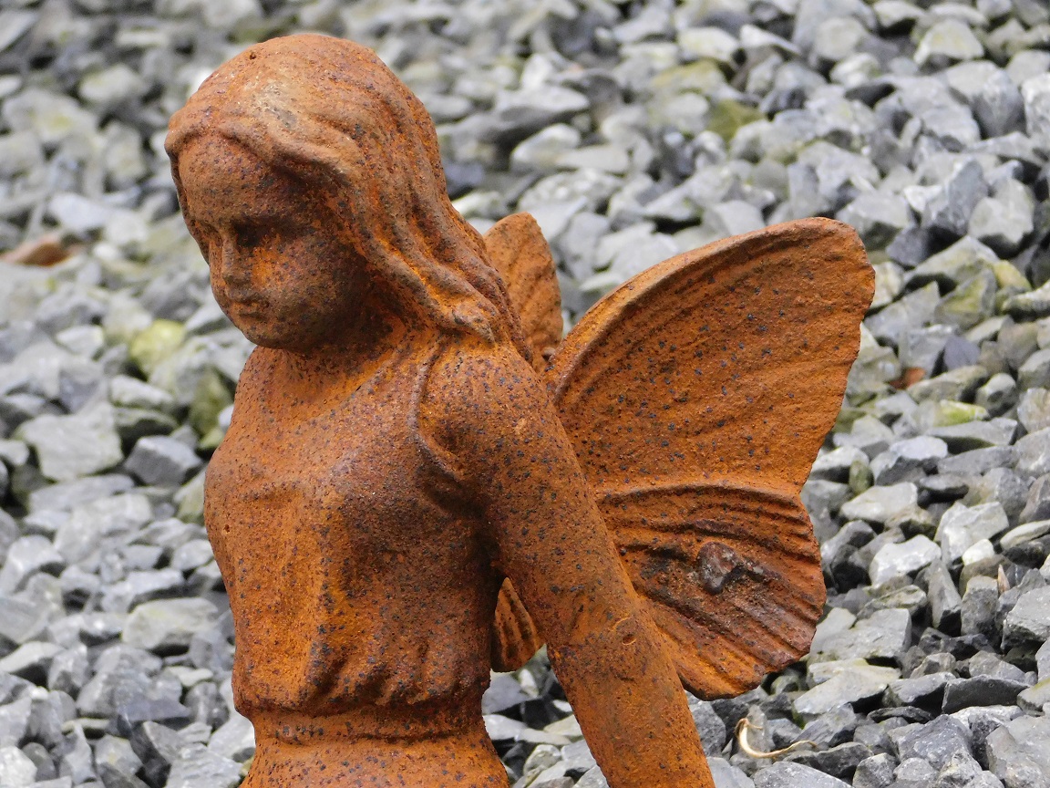 Exklusive Statue eines Elfen, Engels mit Vogel