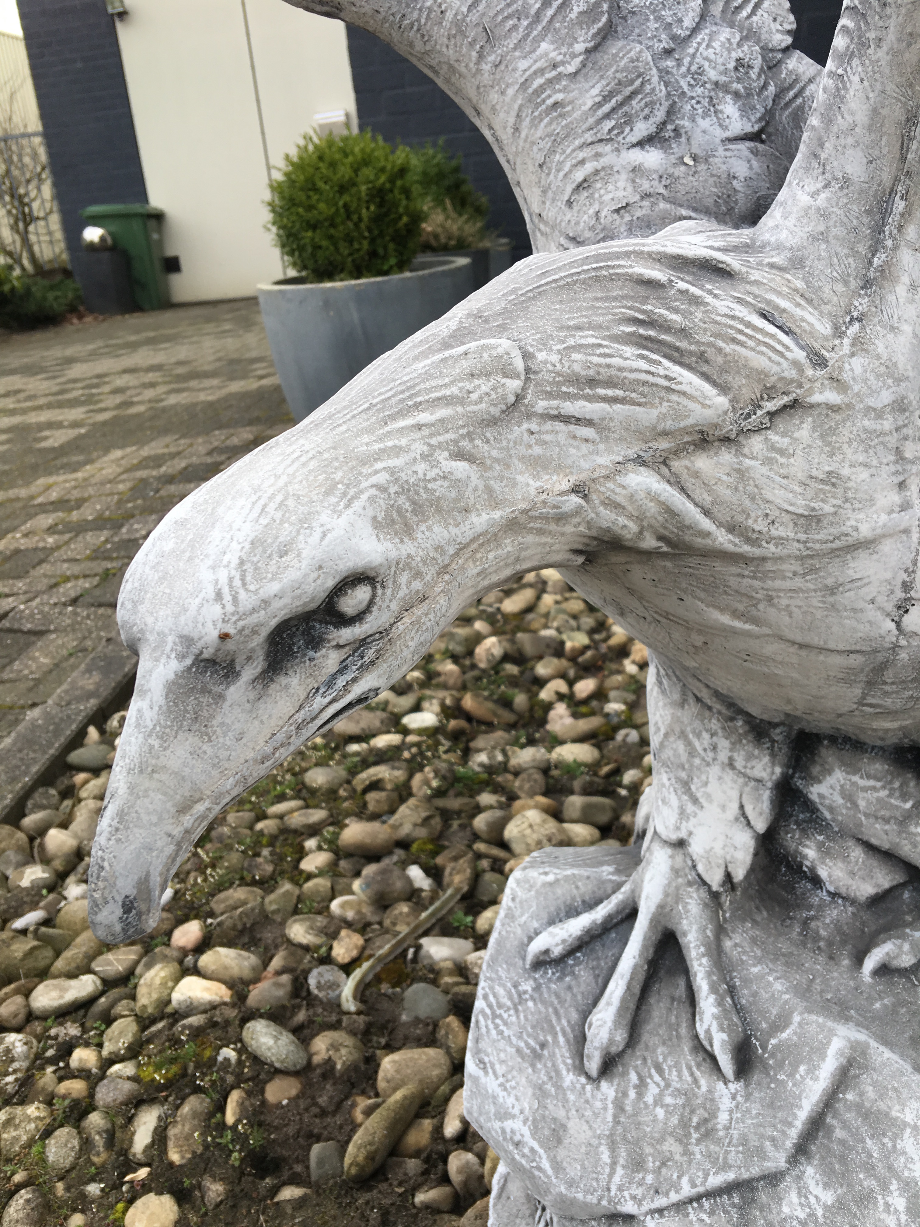 Wirklich faszinierende solide Kunststein-Statue eines Adlers, super schön!