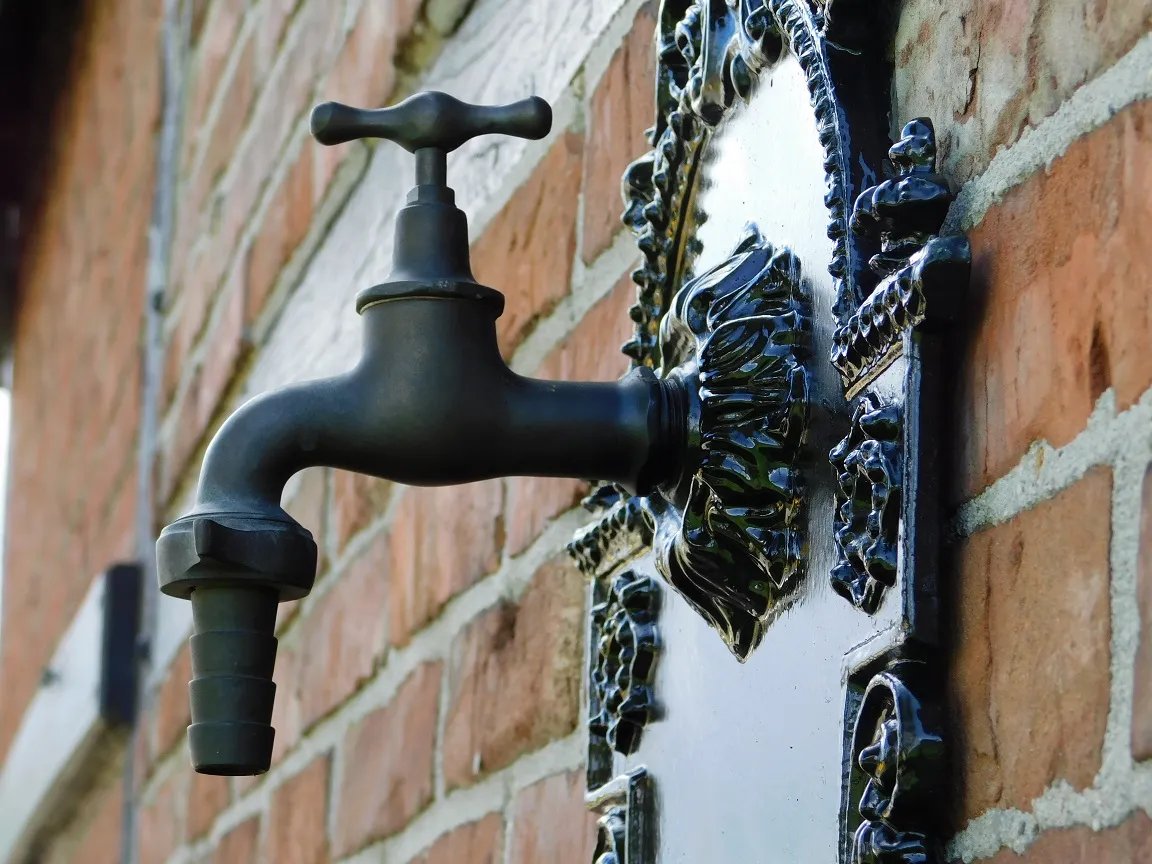 Relaxdays Fontaine Murale Antique – Robinet & Évier Jardin En Fonte D'Aluminium, Style Vintage Noir 40x24,5x13 Cm