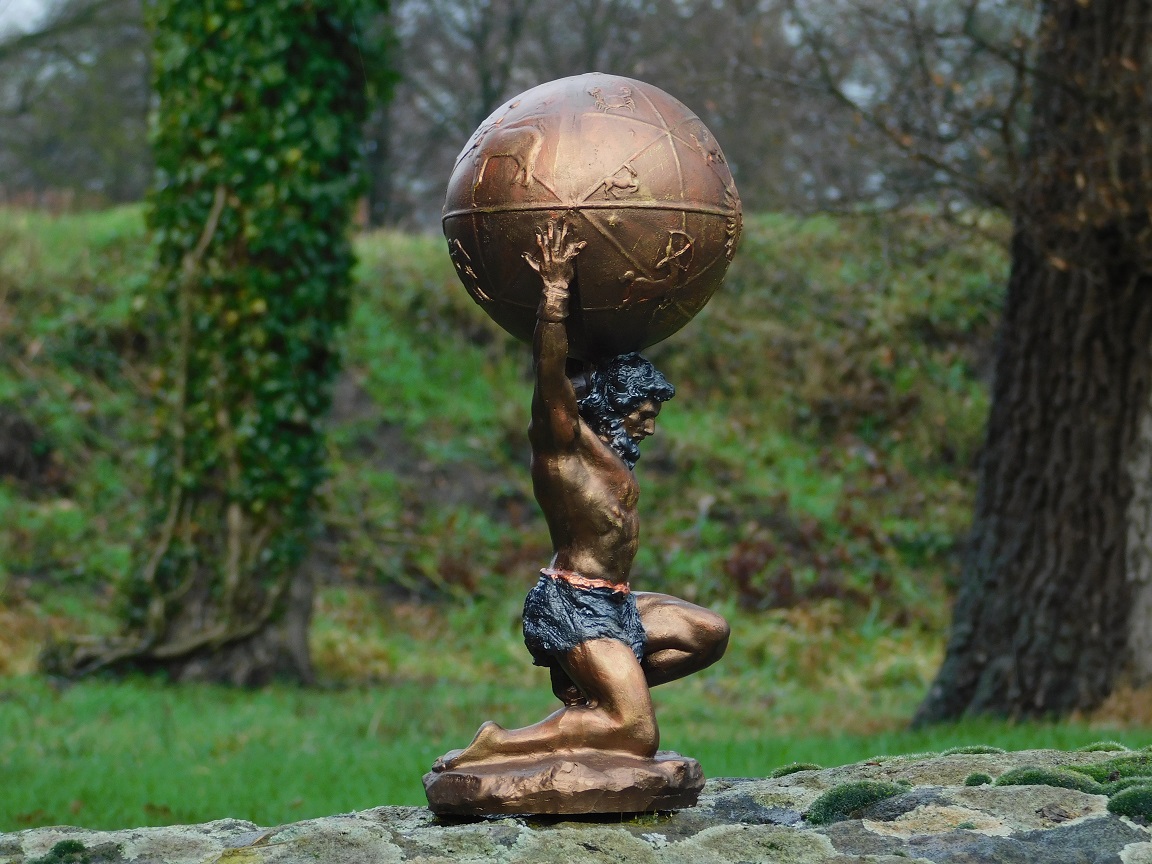 Beeld Atlas, Griekse mythologie, mythisch figuur, polystone, brons look