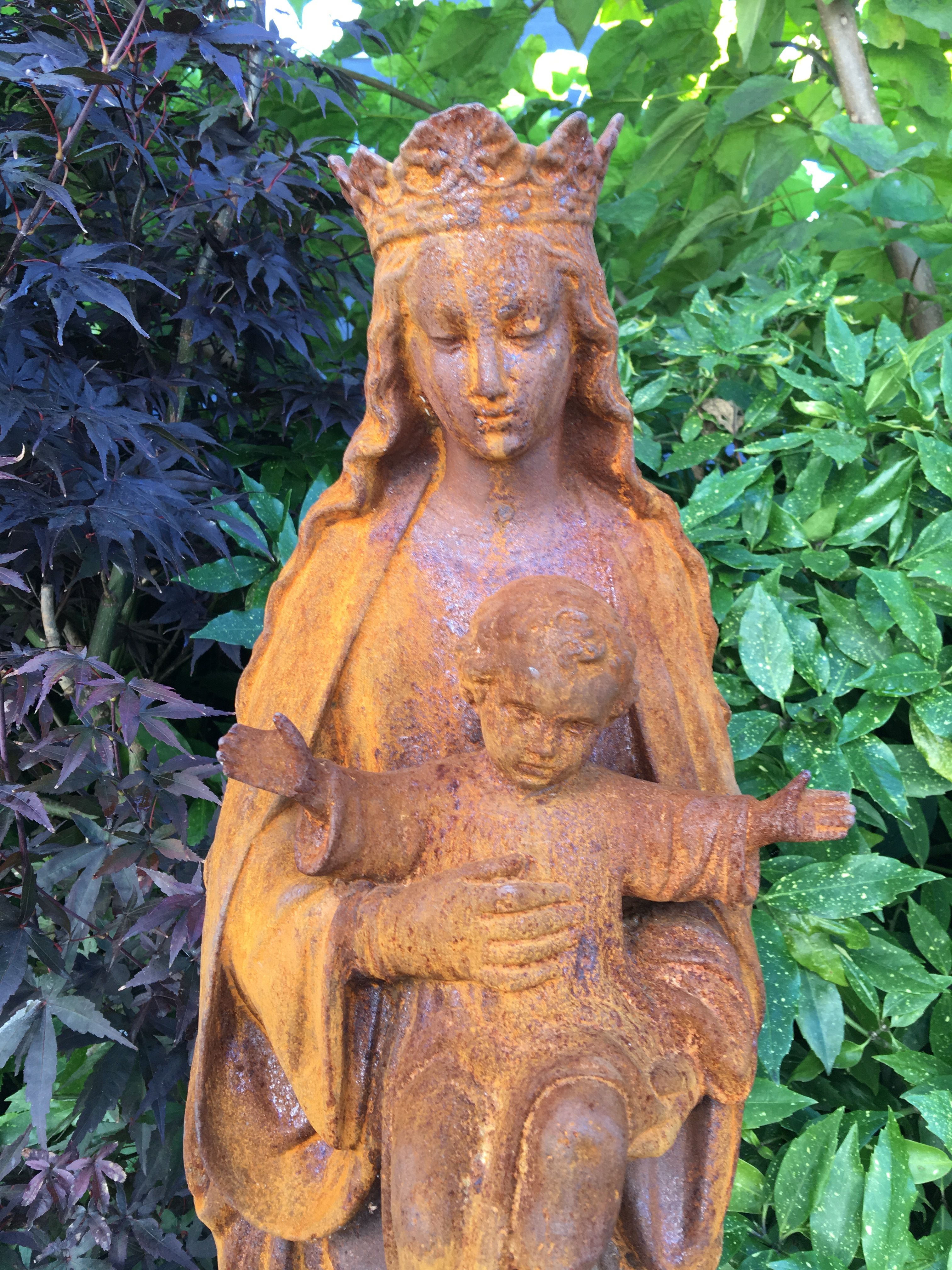 Jungfrau Maria mit Jesuskind, Gusseisen, schöne Statue!