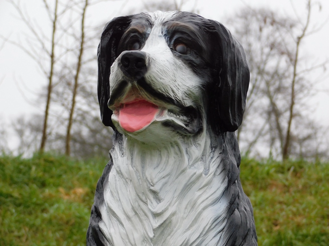 Berner Sennenhund Statue Aus Kunstharz – Realistische Hundefigur Für Garten & Wohnung – 18,5 Cm – Handbemalt & Witterungsbeständig