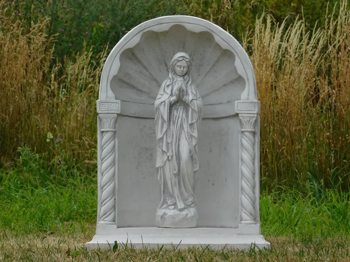 Maria in bidkapel - stenen beeld - 49 cm - klassiek wit