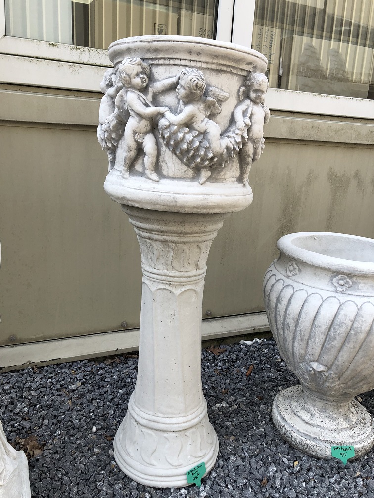 Schöne schwere volle Stein Blumentopf Vase mit Engeln