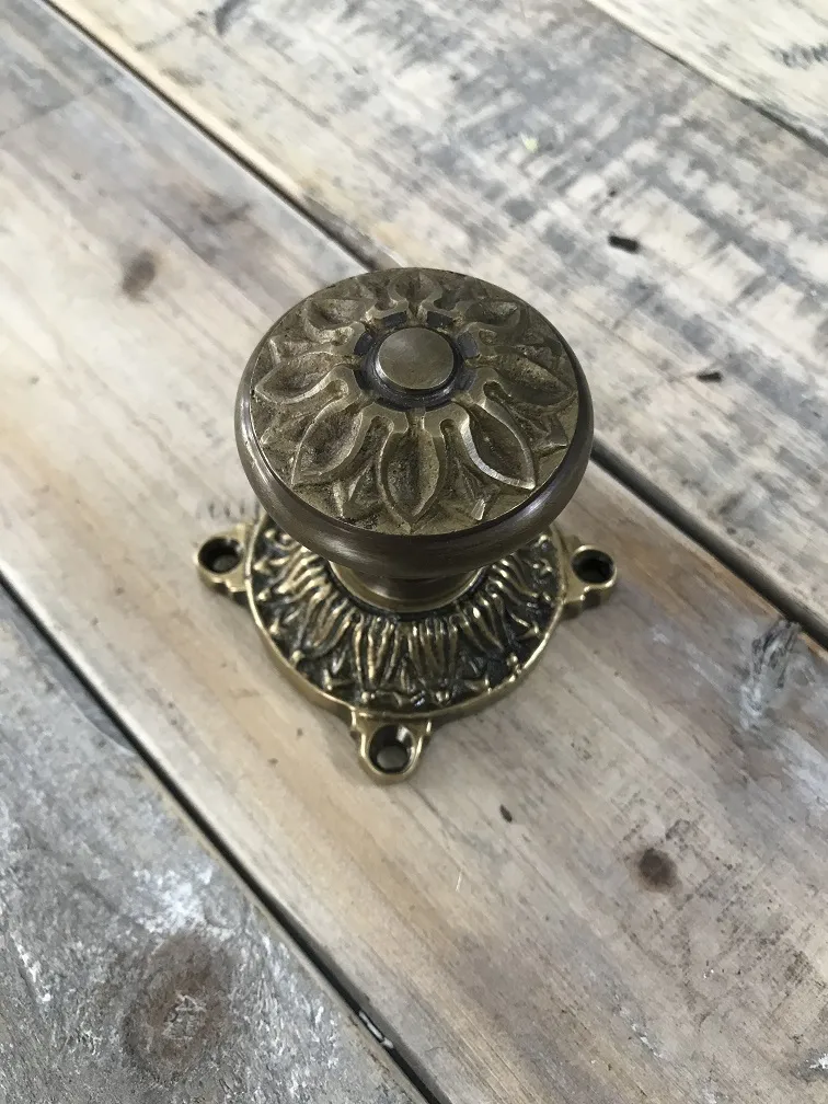 Purpledip Brass Knob 'Morning Alarm