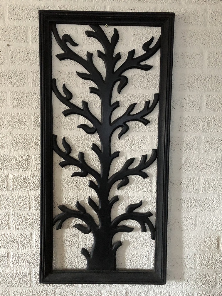 Wunderschönes Wandornament aus Kolonialholz geschnitzt 'Baum' braun-schwarz, sehr schön