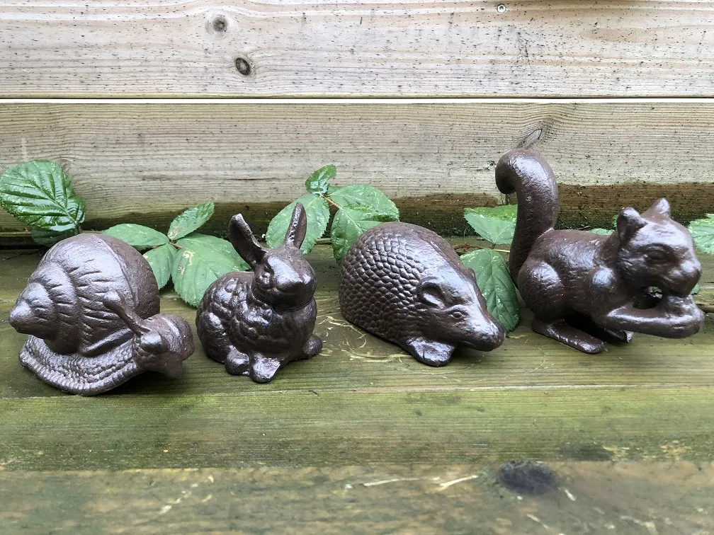 Toegepast poort Tijdens ~ Set mooie gietijzeren dieren beelden: slak, konijn, egel en een... -  houseandgarden.shop - dé webshop voor decoratie in én om het huis!