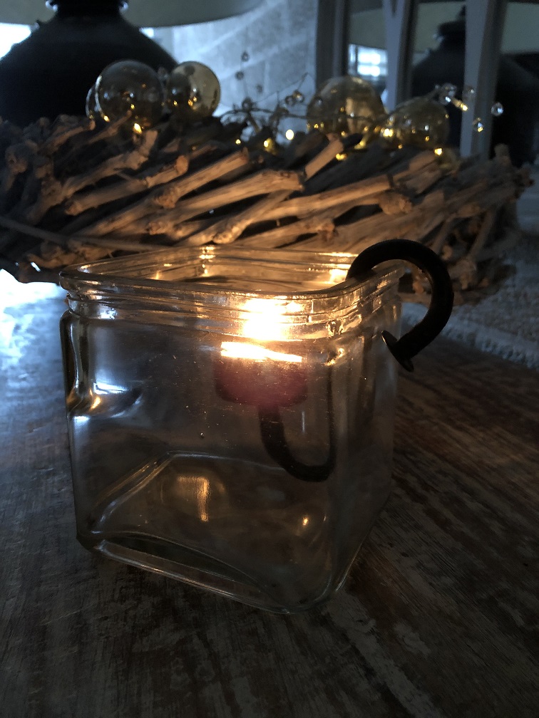 Kerzenständer in dekorativem Glas, sehr stimmungsvoll!